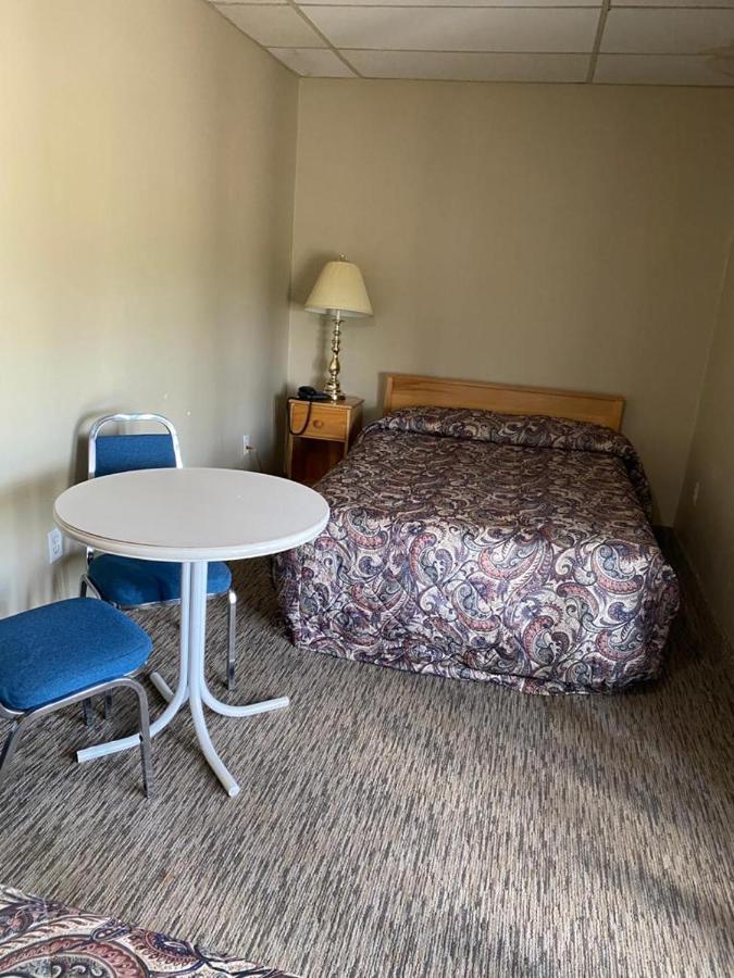 North Adventure Inn Cochrane Dış mekan fotoğraf