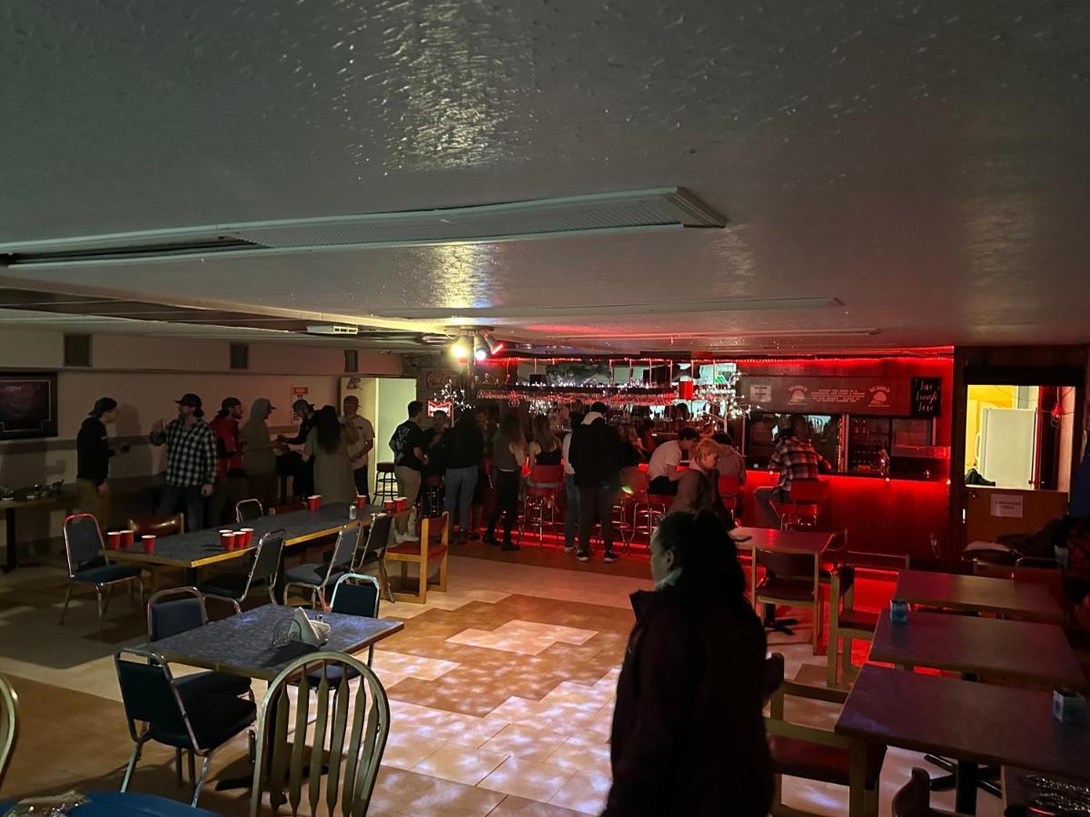North Adventure Inn Cochrane Dış mekan fotoğraf
