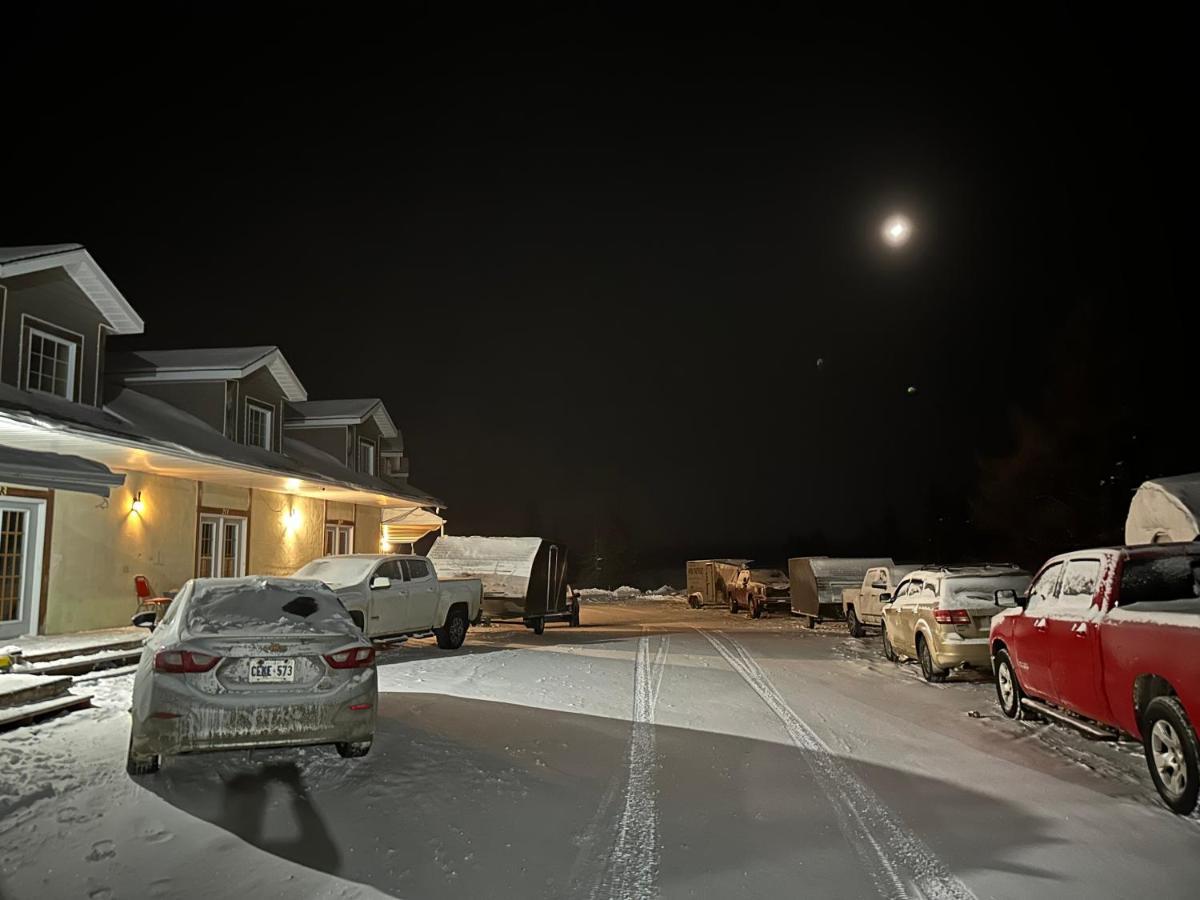 North Adventure Inn Cochrane Dış mekan fotoğraf