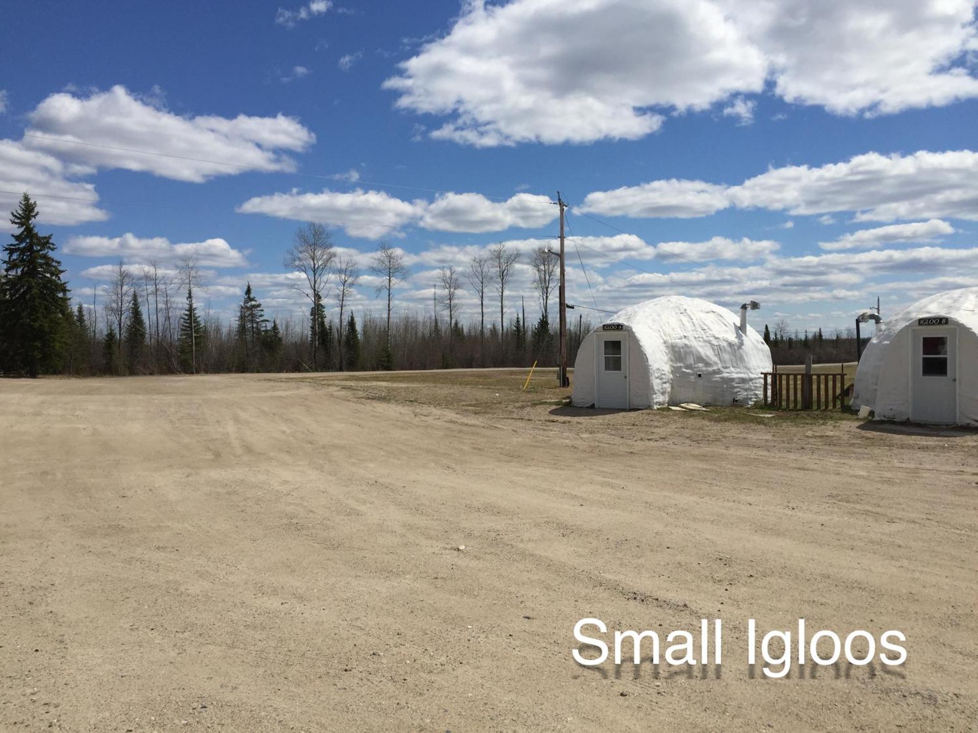 North Adventure Inn Cochrane Oda fotoğraf
