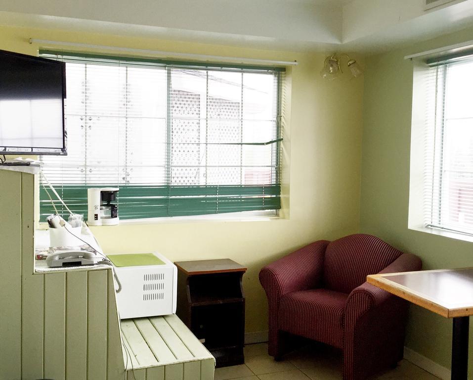 North Adventure Inn Cochrane Dış mekan fotoğraf